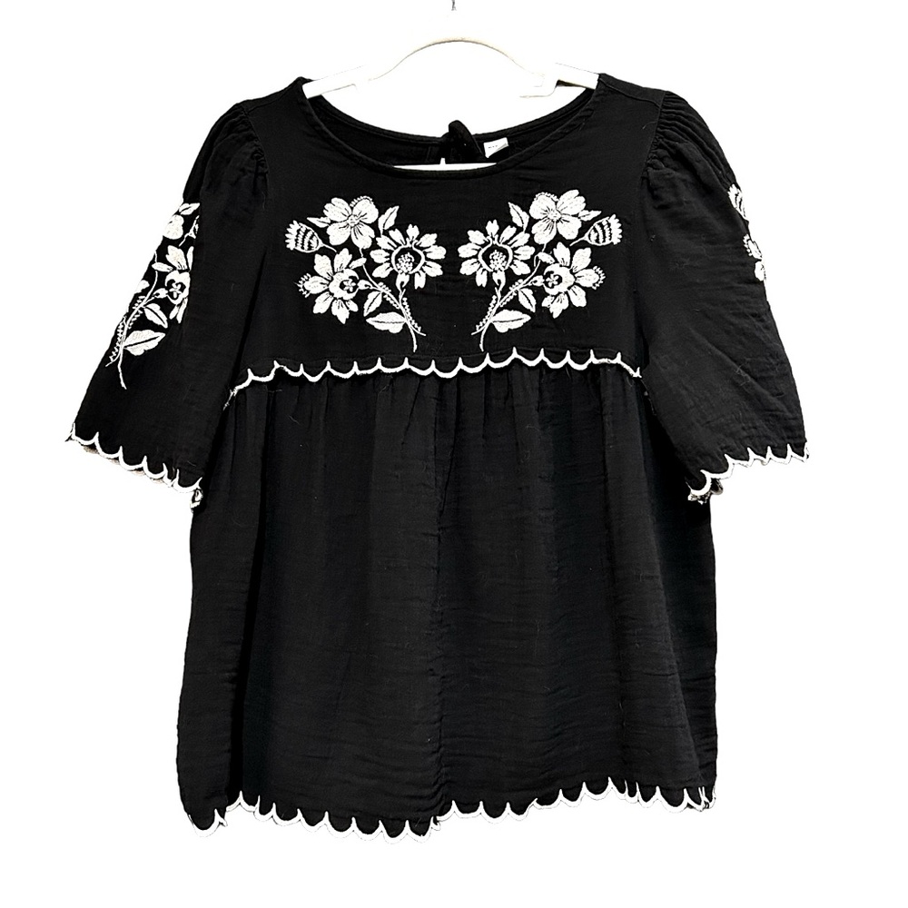 OLD NAVY Floral Embroidered Black Short Sleeve Top Size M